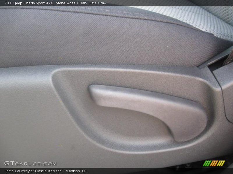 Stone White / Dark Slate Gray 2010 Jeep Liberty Sport 4x4