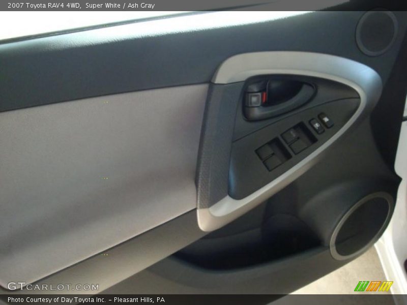 Super White / Ash Gray 2007 Toyota RAV4 4WD