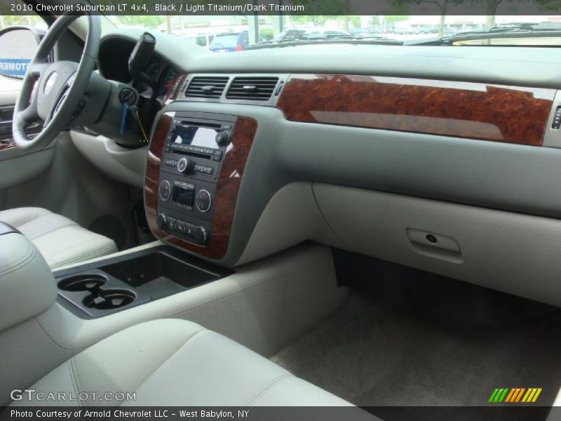 Black / Light Titanium/Dark Titanium 2010 Chevrolet Suburban LT 4x4