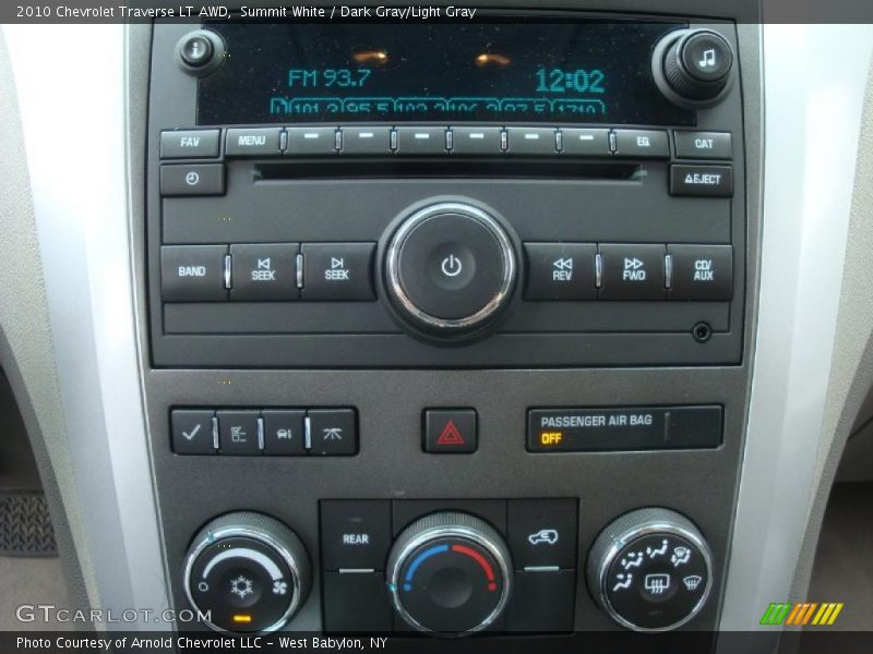 Summit White / Dark Gray/Light Gray 2010 Chevrolet Traverse LT AWD