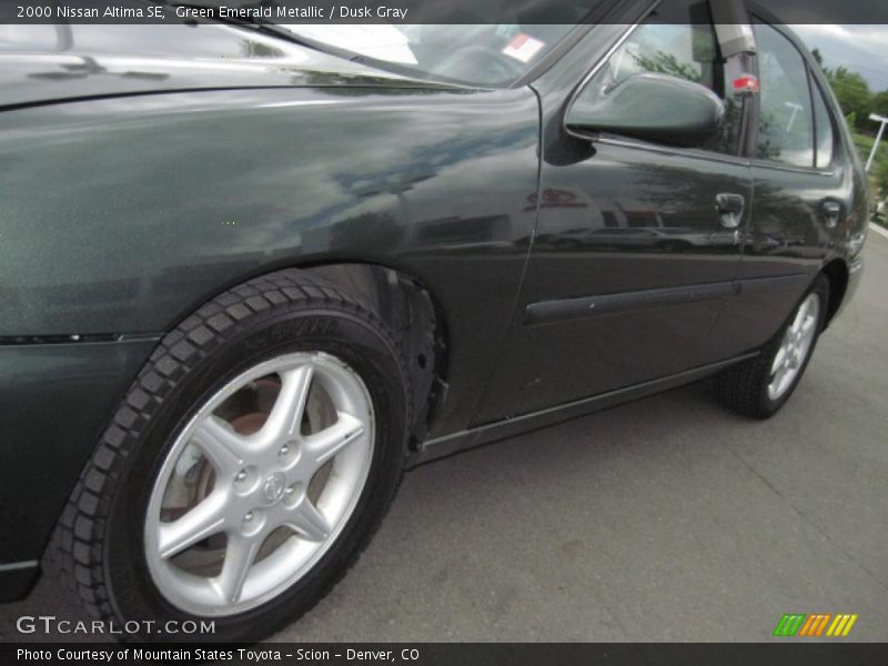 Green Emerald Metallic / Dusk Gray 2000 Nissan Altima SE