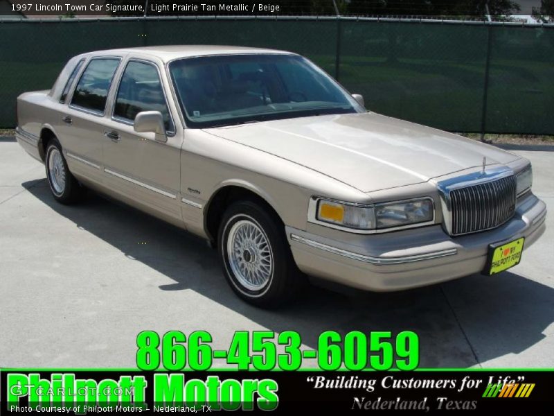 Light Prairie Tan Metallic / Beige 1997 Lincoln Town Car Signature