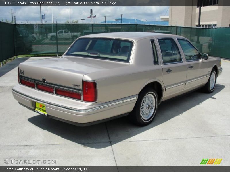 Light Prairie Tan Metallic / Beige 1997 Lincoln Town Car Signature