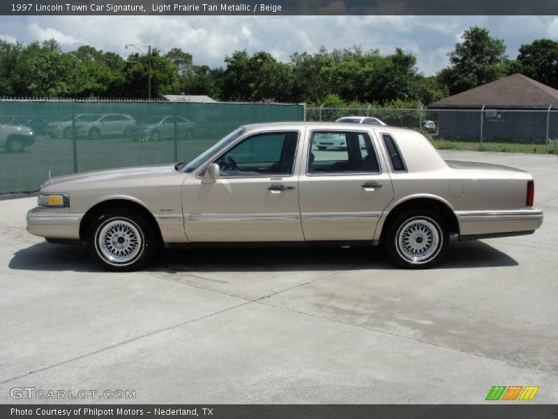 Light Prairie Tan Metallic / Beige 1997 Lincoln Town Car Signature