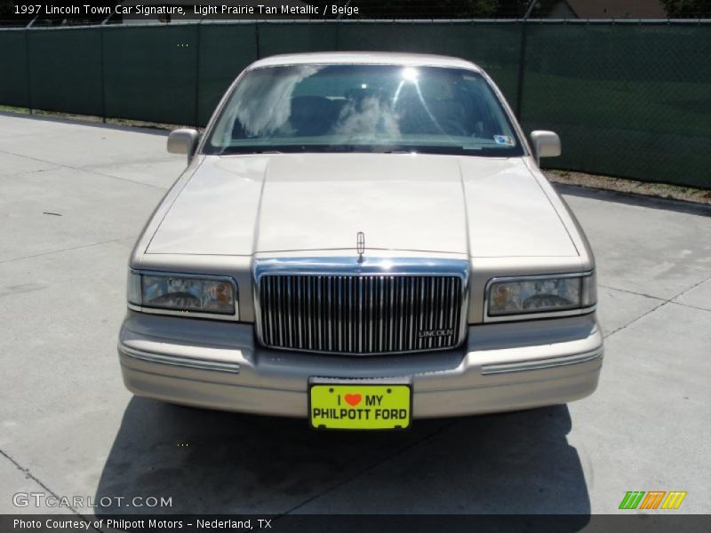 Light Prairie Tan Metallic / Beige 1997 Lincoln Town Car Signature