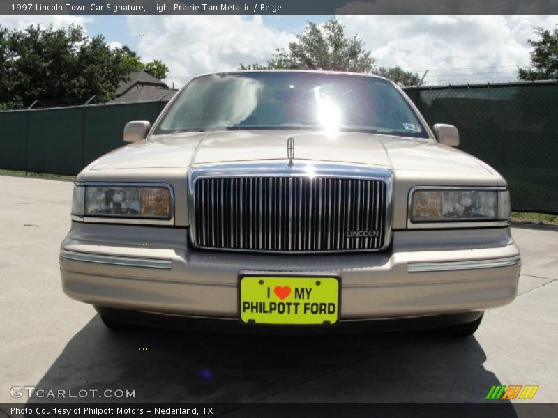 Light Prairie Tan Metallic / Beige 1997 Lincoln Town Car Signature