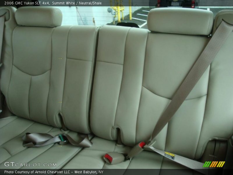 Summit White / Neutral/Shale 2006 GMC Yukon SLT 4x4