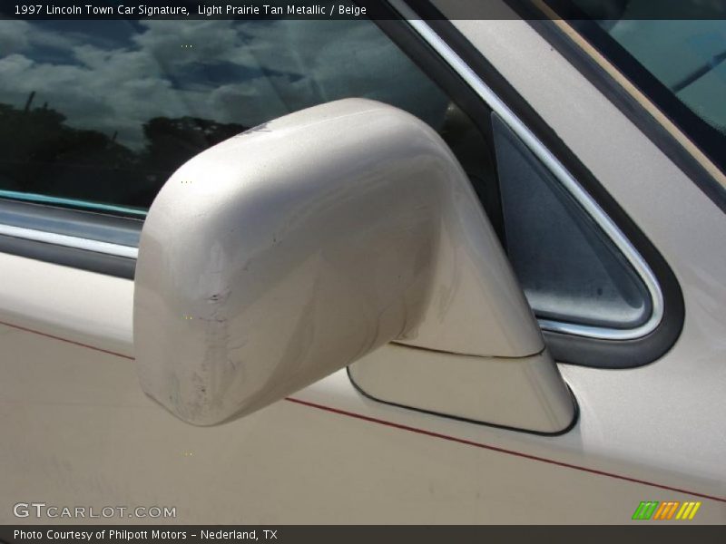 Light Prairie Tan Metallic / Beige 1997 Lincoln Town Car Signature