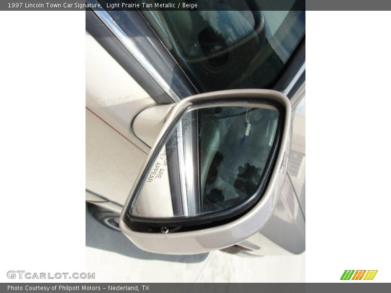 Light Prairie Tan Metallic / Beige 1997 Lincoln Town Car Signature