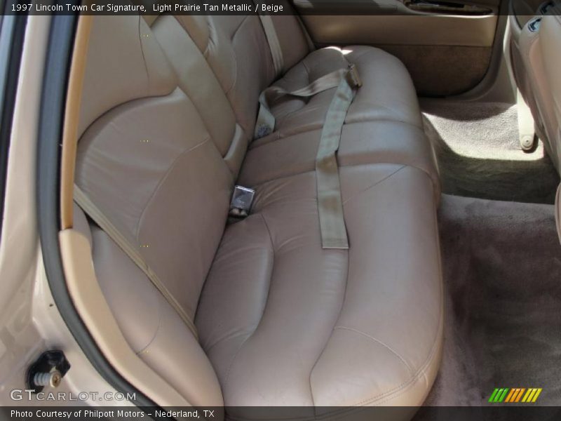 Light Prairie Tan Metallic / Beige 1997 Lincoln Town Car Signature