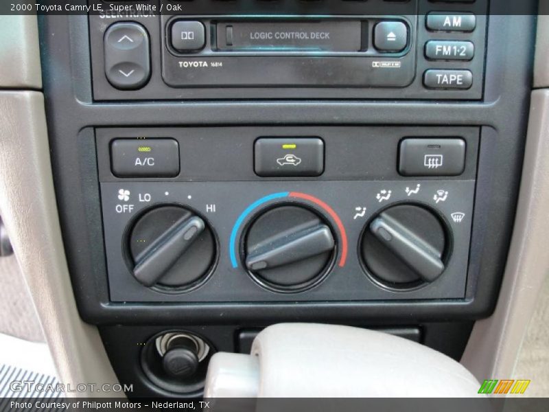 Super White / Oak 2000 Toyota Camry LE