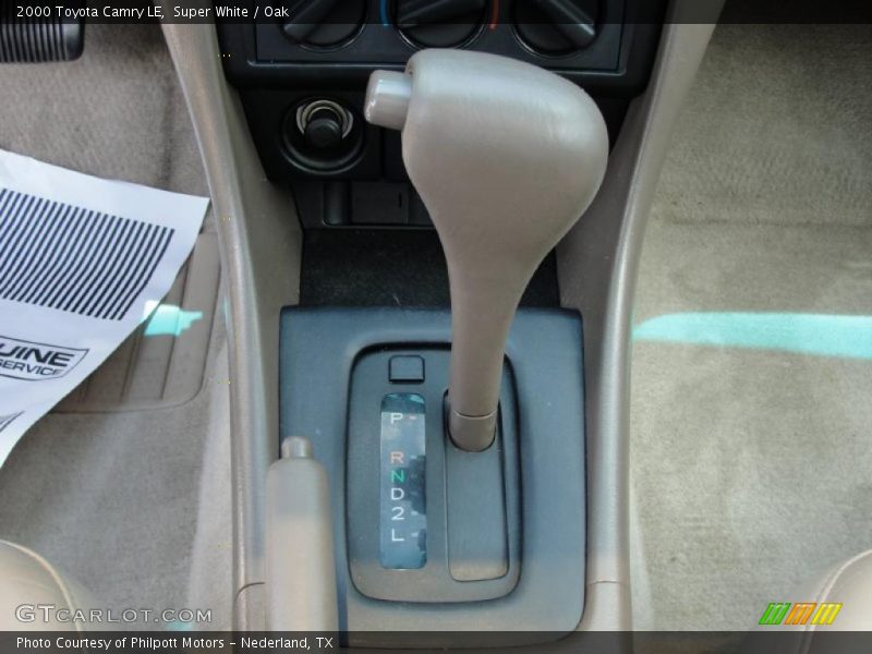 Super White / Oak 2000 Toyota Camry LE