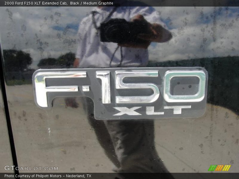 Black / Medium Graphite 2000 Ford F150 XLT Extended Cab
