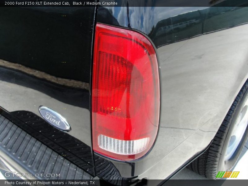 Black / Medium Graphite 2000 Ford F150 XLT Extended Cab