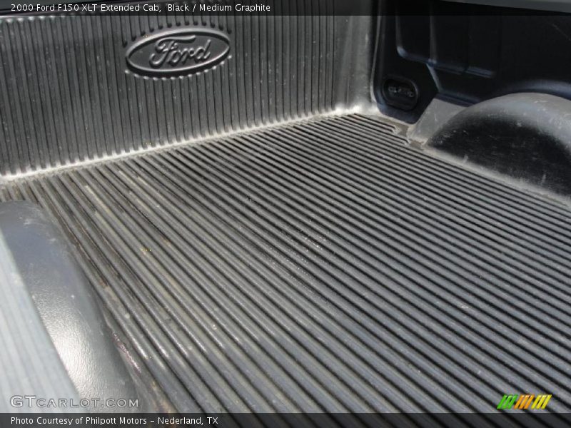 Black / Medium Graphite 2000 Ford F150 XLT Extended Cab