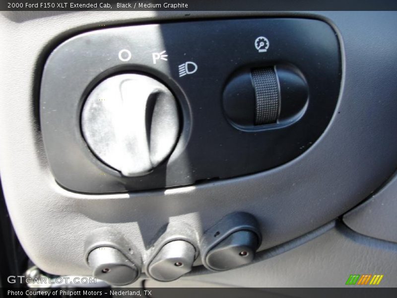 Black / Medium Graphite 2000 Ford F150 XLT Extended Cab