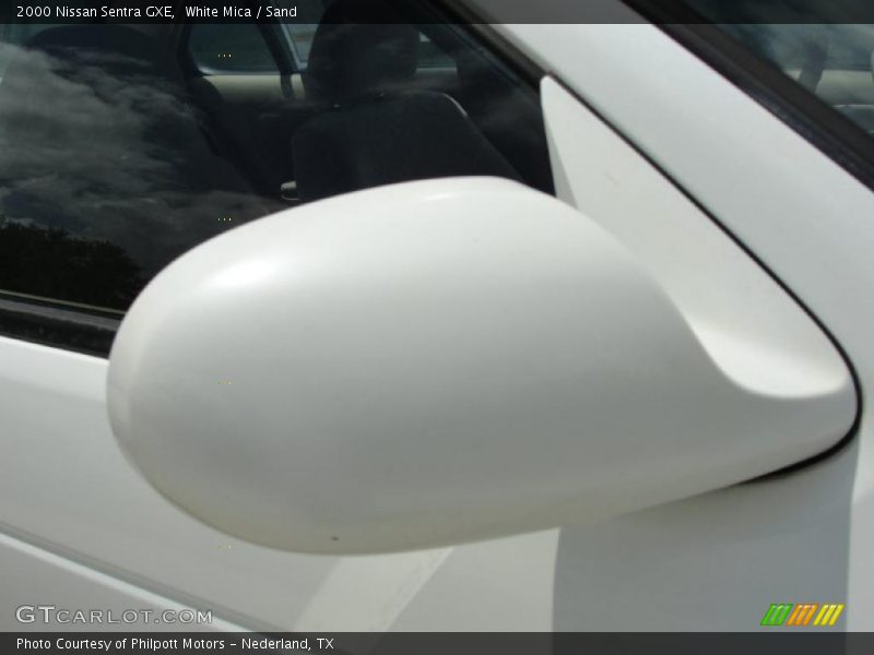 White Mica / Sand 2000 Nissan Sentra GXE