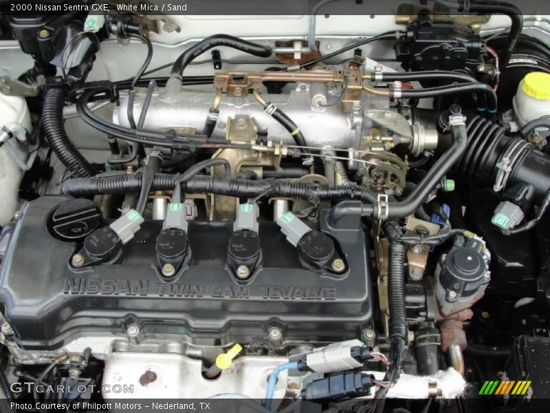 White Mica / Sand 2000 Nissan Sentra GXE