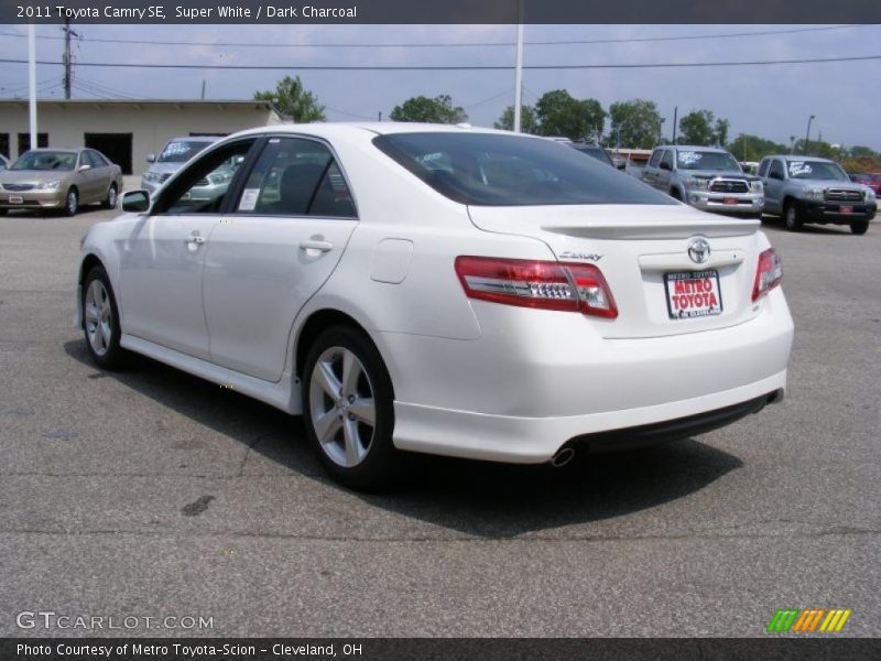 Super White / Dark Charcoal 2011 Toyota Camry SE
