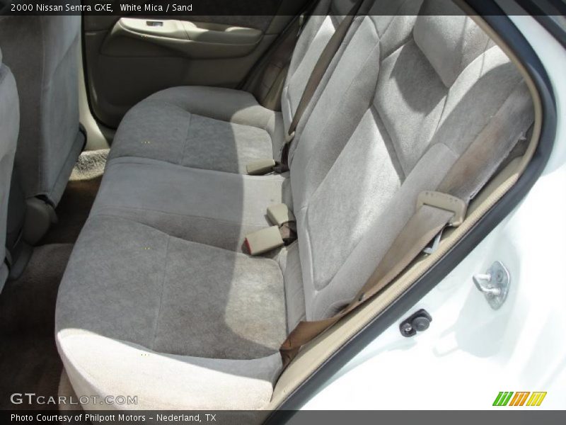 White Mica / Sand 2000 Nissan Sentra GXE