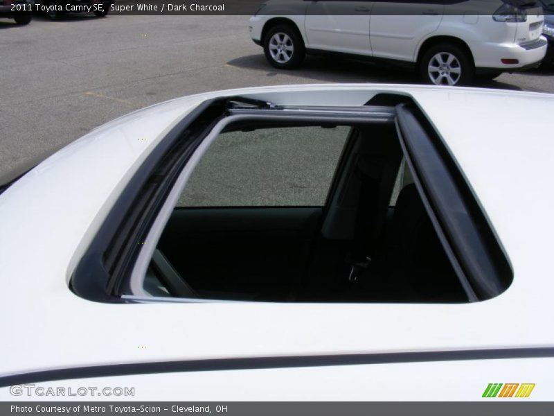 Super White / Dark Charcoal 2011 Toyota Camry SE