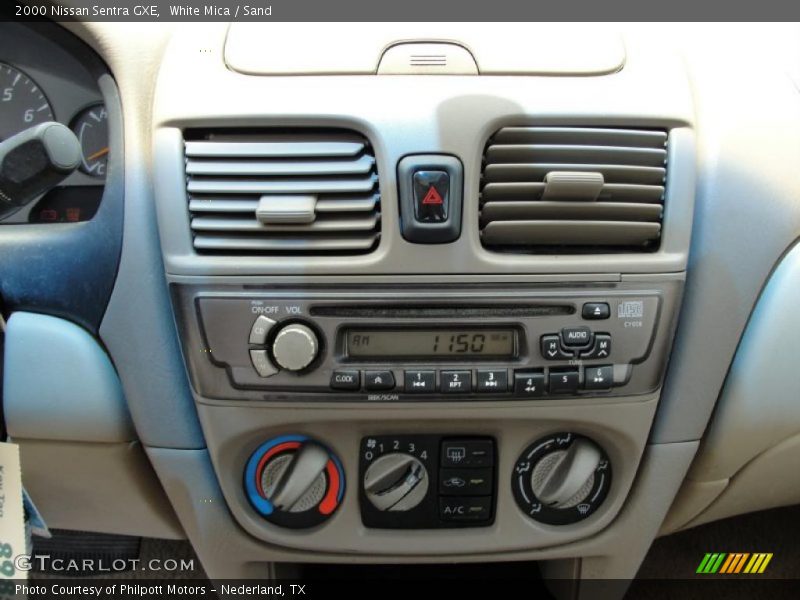White Mica / Sand 2000 Nissan Sentra GXE