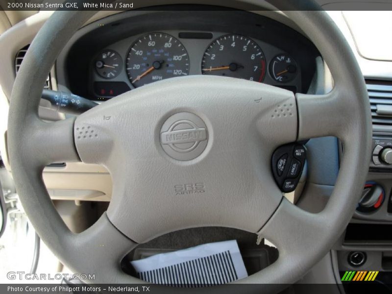 White Mica / Sand 2000 Nissan Sentra GXE