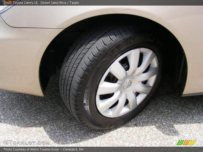 Desert Sand Mica / Taupe 2005 Toyota Camry LE