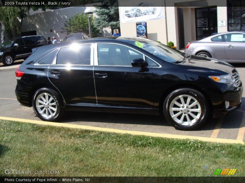 Black / Ivory 2009 Toyota Venza I4