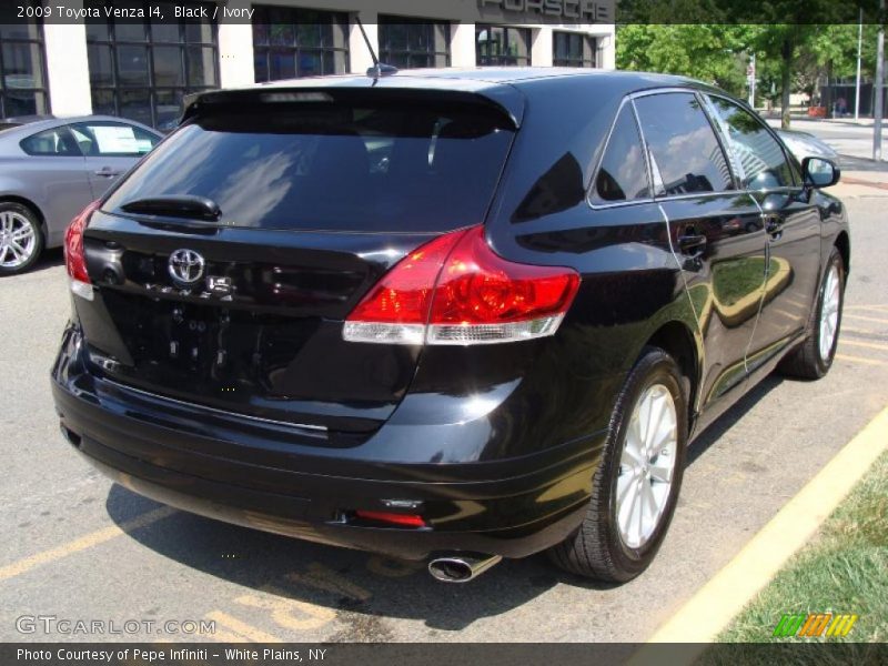 Black / Ivory 2009 Toyota Venza I4
