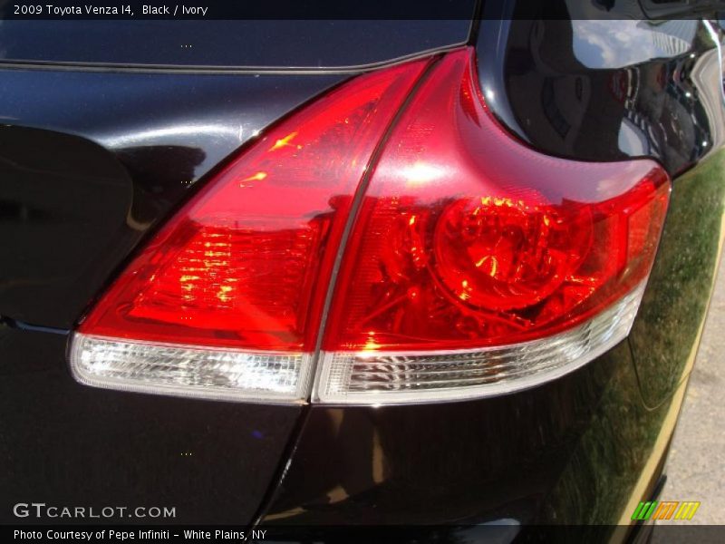 Black / Ivory 2009 Toyota Venza I4