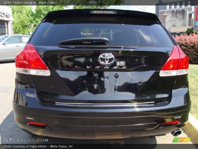 Black / Ivory 2009 Toyota Venza I4