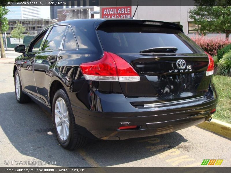 Black / Ivory 2009 Toyota Venza I4