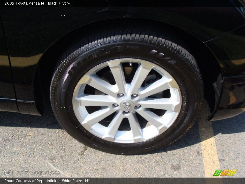 Black / Ivory 2009 Toyota Venza I4