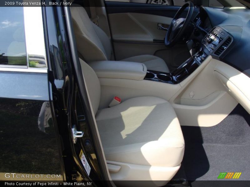 Black / Ivory 2009 Toyota Venza I4