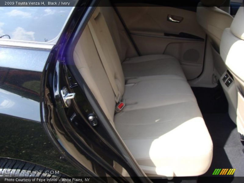 Black / Ivory 2009 Toyota Venza I4