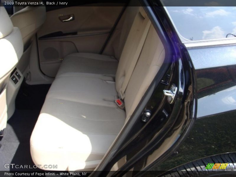 Black / Ivory 2009 Toyota Venza I4