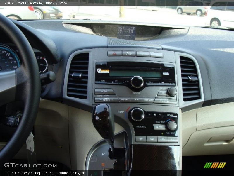 Black / Ivory 2009 Toyota Venza I4