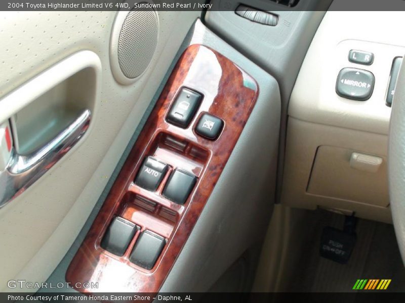 Sundown Red Pearl / Ivory 2004 Toyota Highlander Limited V6 4WD