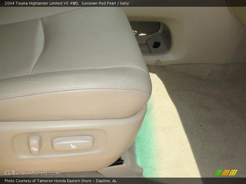Sundown Red Pearl / Ivory 2004 Toyota Highlander Limited V6 4WD