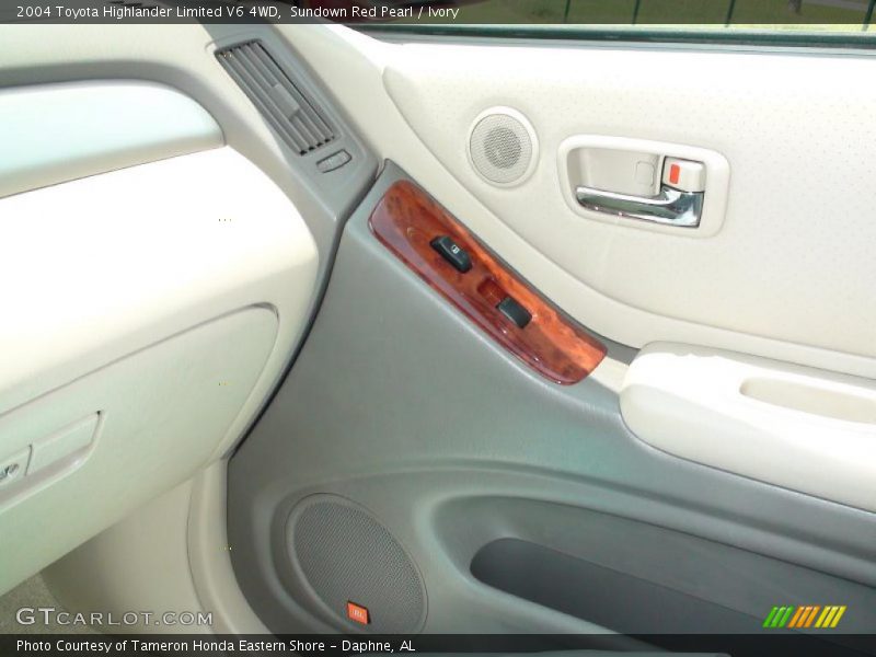 Sundown Red Pearl / Ivory 2004 Toyota Highlander Limited V6 4WD
