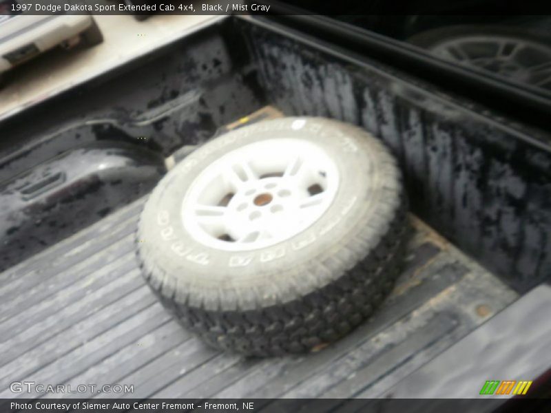 Black / Mist Gray 1997 Dodge Dakota Sport Extended Cab 4x4