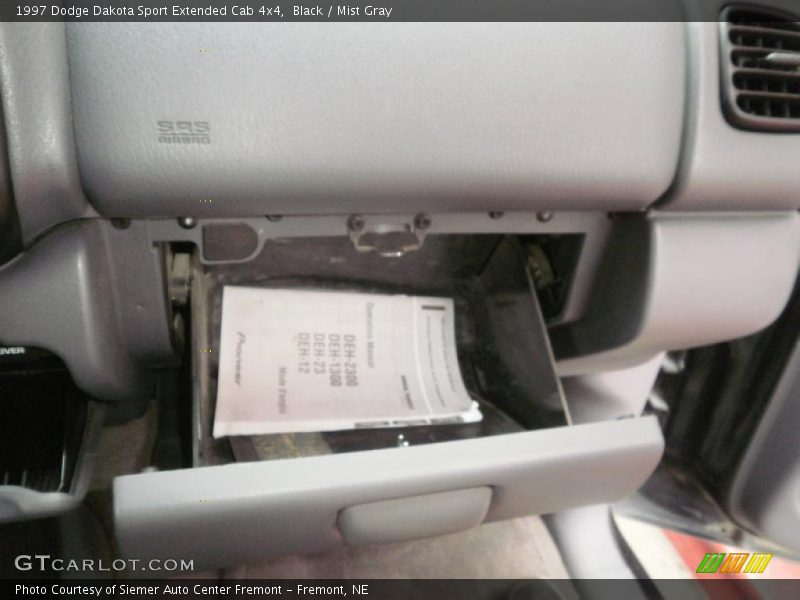 Black / Mist Gray 1997 Dodge Dakota Sport Extended Cab 4x4
