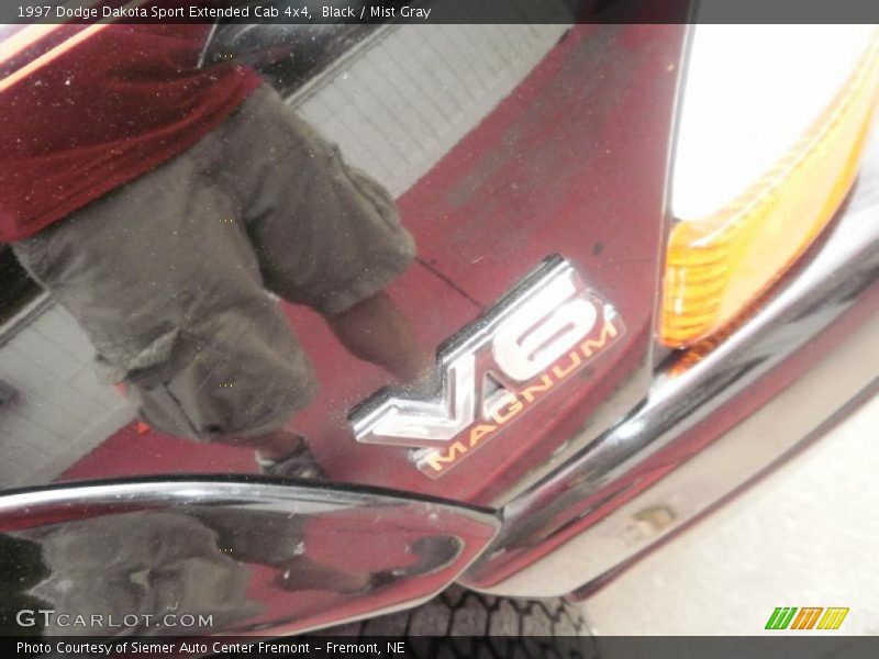 Black / Mist Gray 1997 Dodge Dakota Sport Extended Cab 4x4