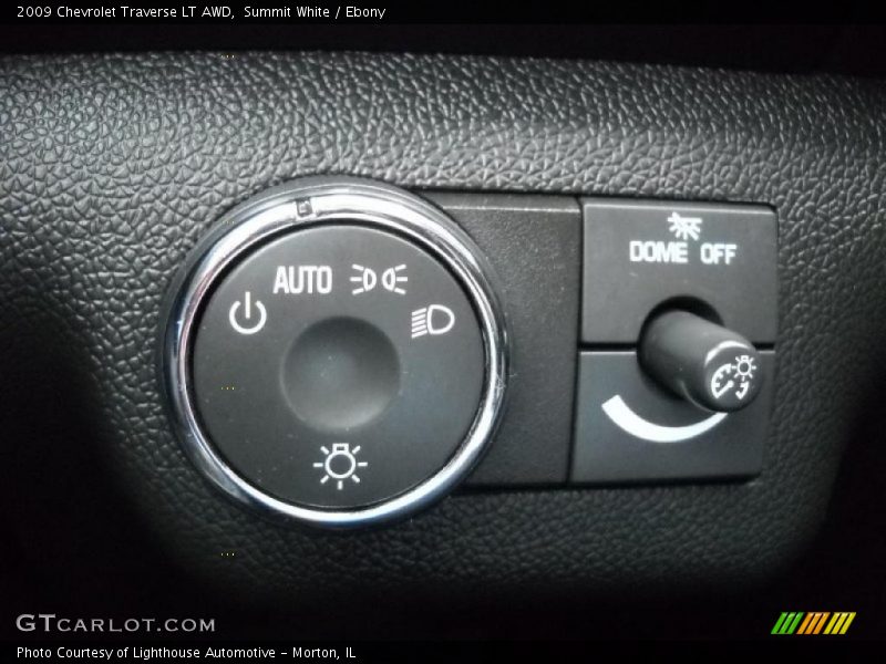 Summit White / Ebony 2009 Chevrolet Traverse LT AWD
