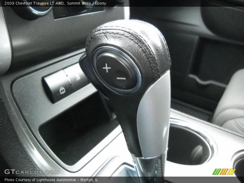 Summit White / Ebony 2009 Chevrolet Traverse LT AWD