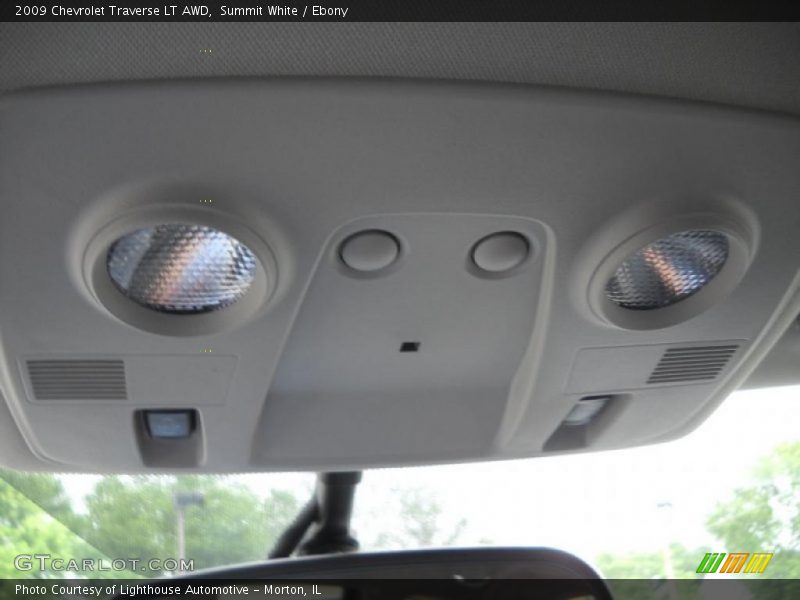Summit White / Ebony 2009 Chevrolet Traverse LT AWD