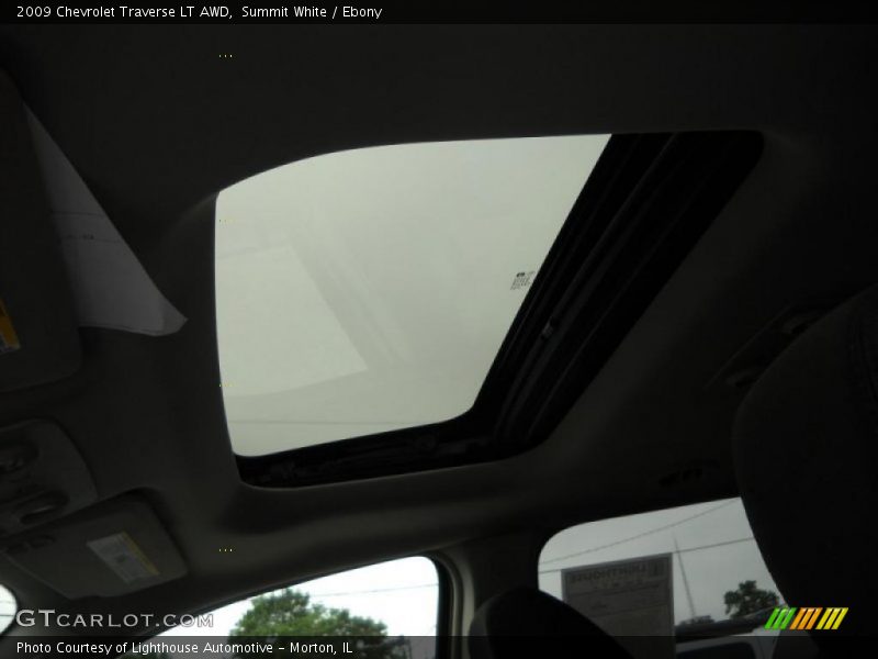 Summit White / Ebony 2009 Chevrolet Traverse LT AWD
