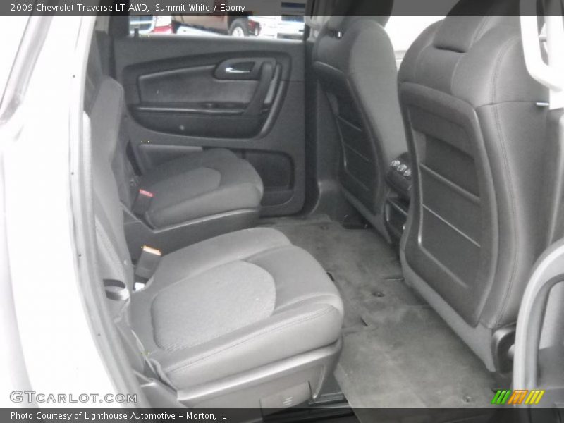Summit White / Ebony 2009 Chevrolet Traverse LT AWD