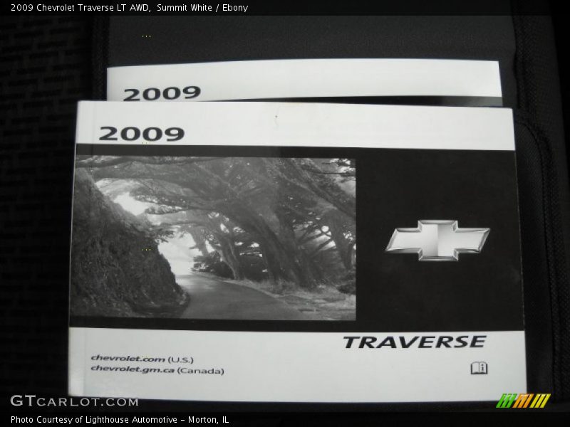 Summit White / Ebony 2009 Chevrolet Traverse LT AWD